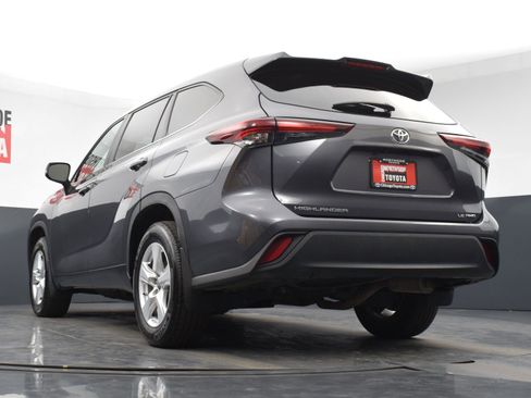 Used 2024 Toyota Highlander LE image 29