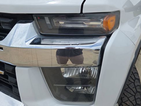 Used 2023 Chevrolet Silverado 2500 LT AWD/4WD image 30