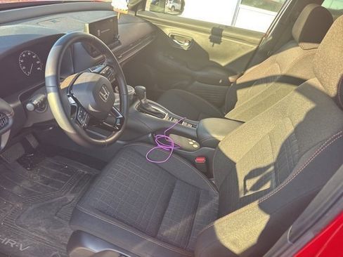 Used 2025 Honda HR-V Sport image 7