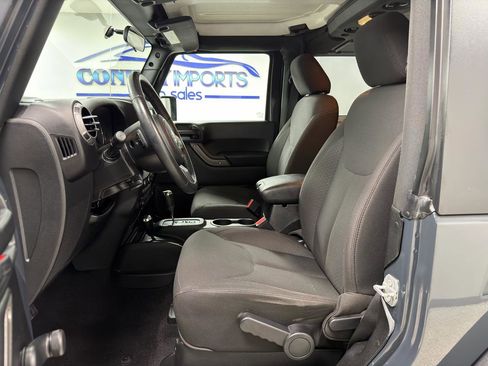 Used 2017 Jeep Wrangler Sport image 9