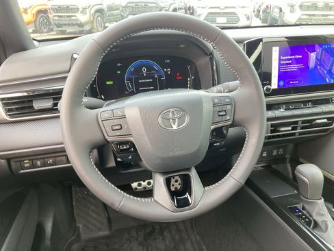 Used 2026 Toyota Camry SE image 11