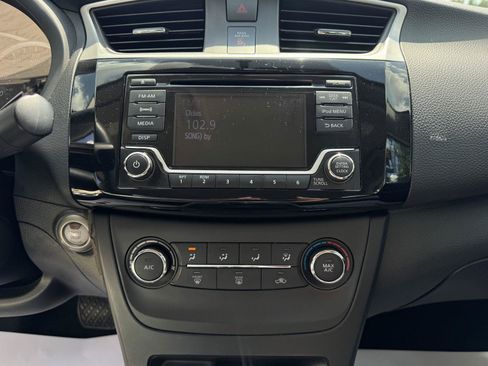Used 2017 Nissan Sentra SV FWD image 4