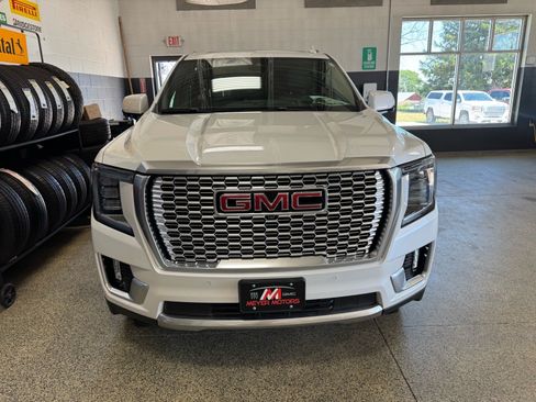 Used 2024 GMC Yukon XL Denali w/ Advanced Technology Package AWD/4WD image 2