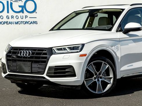 Used 2020 Audi Q5 2.0T Premium Plus w/ Premium Plus Package AWD/4WD image 2
