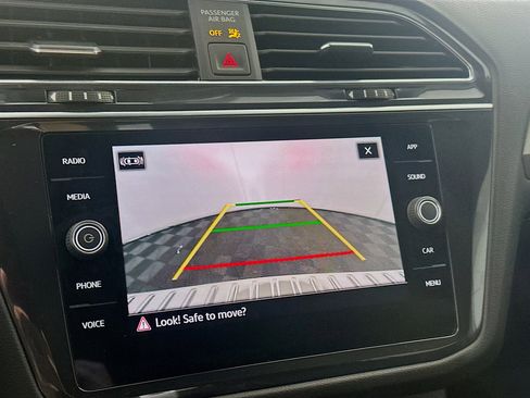 Used 2023 Volkswagen Tiguan SE R-Line image 22