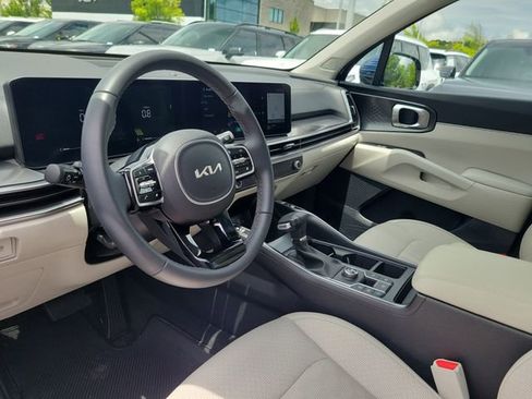 Used 2025 Kia Sorento EX w/ Panoramic Sunroof Package FWD image 13