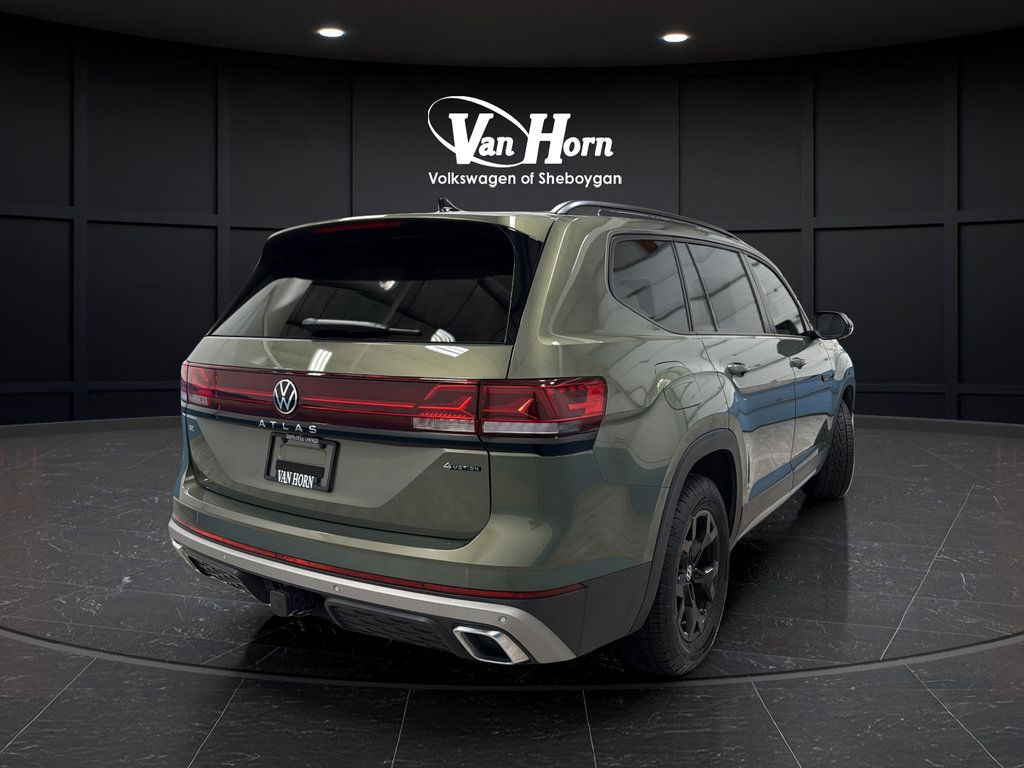 Used 2025 Volkswagen Atlas Peak Edition SE AWD/4WD image 7