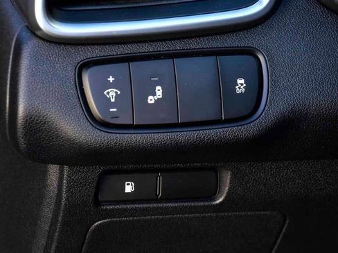 Certified 2020 Kia Sorento S image 25