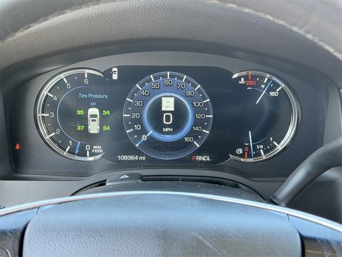 Used 2018 Cadillac Escalade ESV Luxury image 24