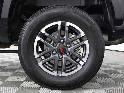 Used 2025 Toyota Tacoma TRD Sport AWD/4WD image 16