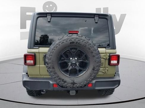 Used 2025 Jeep Wrangler Sport AWD/4WD image 4