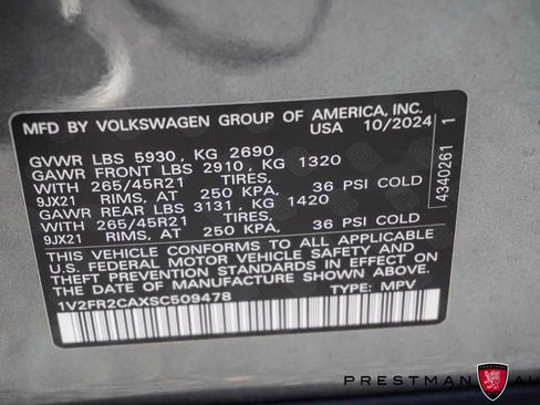 Used 2025 Volkswagen Atlas SEL Premium R-Line image 24