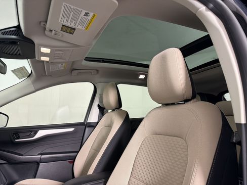 Used 2022 Ford Escape SE w/ SE Sport Appearance Package FWD image 14