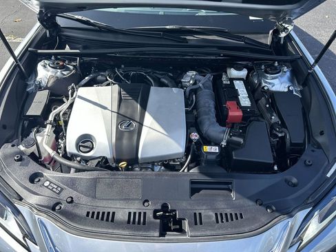 Used 2025 Lexus ES 350 w/ Premium Package image 14