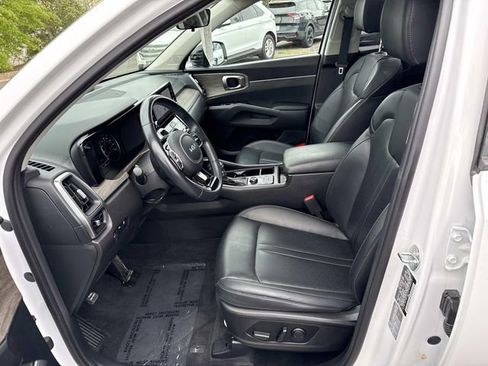 Used 2023 Kia Sorento S w/ Panoramic Sunroof Package AWD/4WD image 14