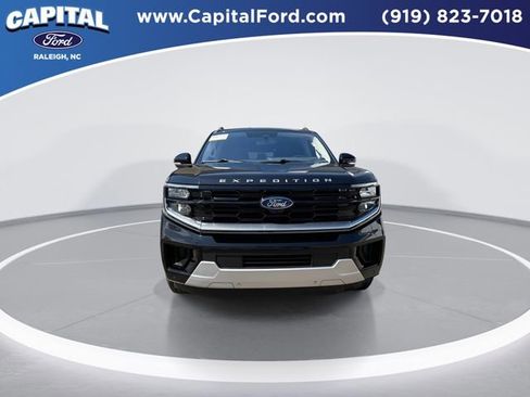 Certified 2025 Ford Expedition Max Platinum image 3