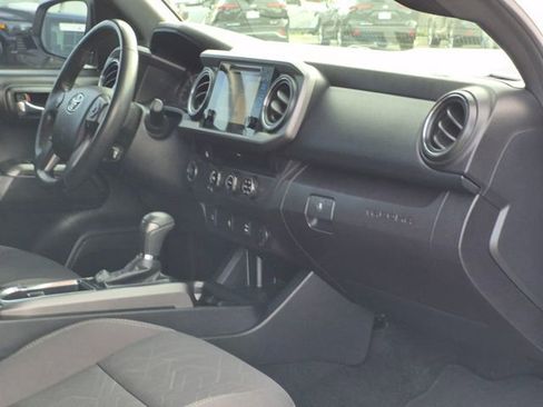 Used 2017 Toyota Tacoma TRD Sport w/ Tow Package image 21