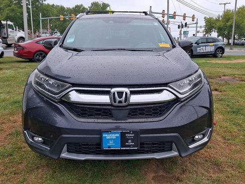 Used 2018 Honda CR-V Touring image 2