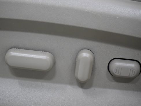 Used 2013 Lincoln MKX FWD image 26