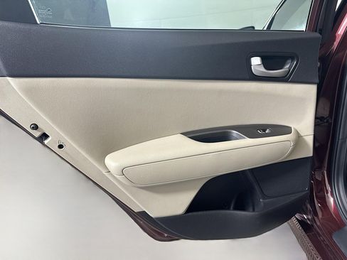 Used 2016 Kia Optima LX w/ LX Convenience Package image 25