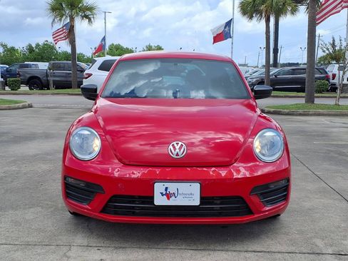 Used 2017 Volkswagen Beetle 1.8T S FWD image 2