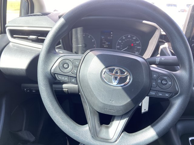 Used 2025 Toyota Corolla LE FWD image 32