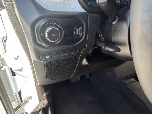 Used 2025 Jeep Wrangler Unlimited Sahara w/ Safety Group AWD/4WD image 25