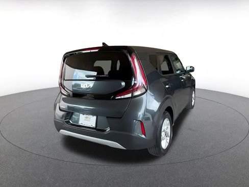 Used 2025 Kia Soul LX w/ LX Technology Package FWD image 12
