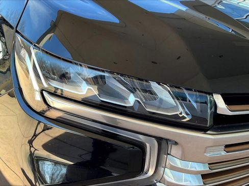 Used 2021 Chevrolet Suburban High Country image 32