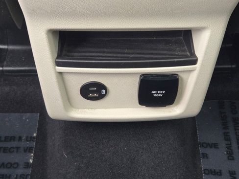 Used 2021 Ford Edge Titanium w/ Class II Trailer Tow Package image 18