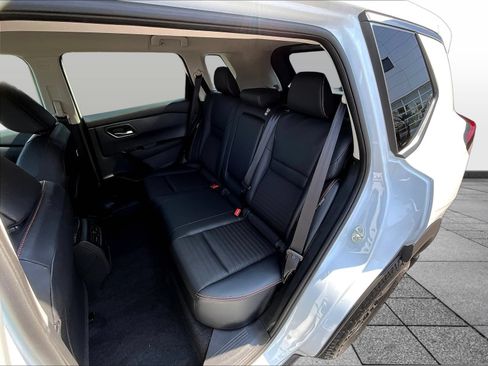 Certified 2026 Nissan Rogue SV AWD/4WD image 25