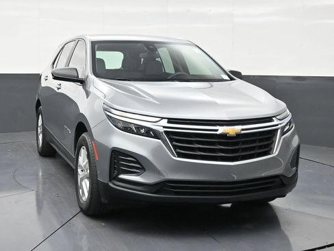 Used 2023 Chevrolet Equinox LS FWD image 7