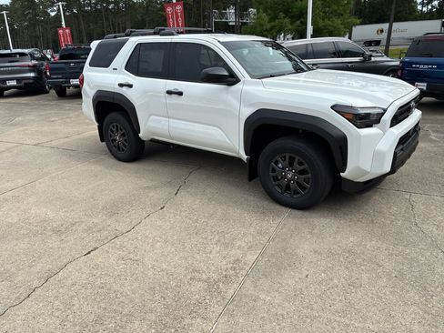 New 2026 Toyota 4Runner SR5 AWD/4WD image 9
