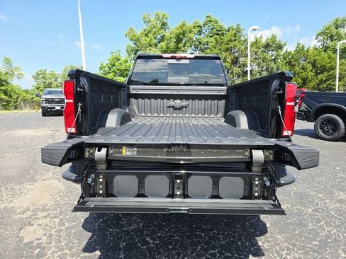 New 2026 Chevrolet Silverado 2500 ZR2 w/ LPO, Dark Essentials Package AWD/4WD image 17