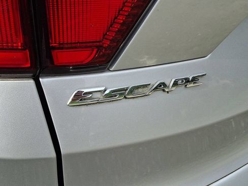 Used 2019 Ford Escape Titanium AWD/4WD image 11