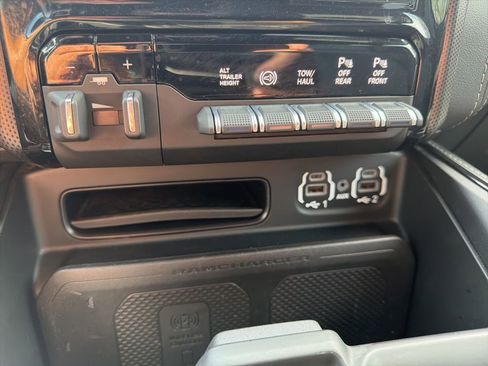 Used 2024 RAM 3500 Limited image 25