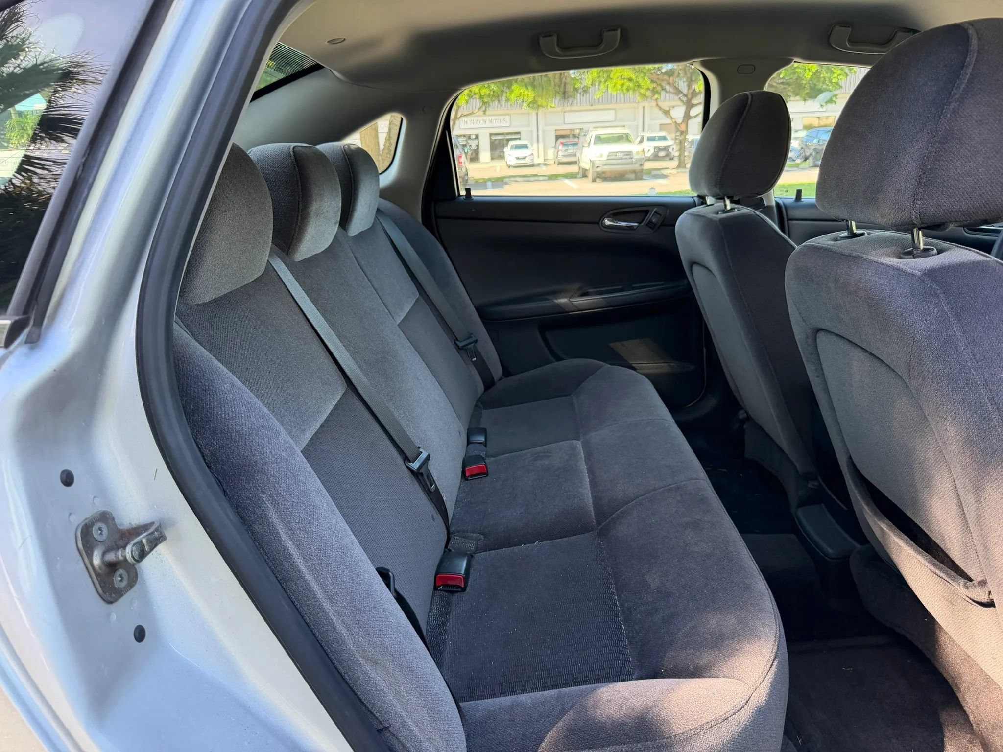Used 2009 Chevrolet Impala LT FWD image 16