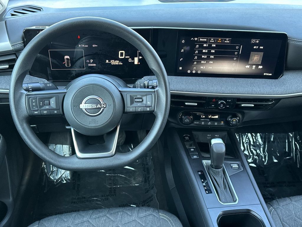 Used 2026 Nissan Kicks SV FWD image 15