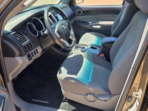 Used 2013 Toyota Tacoma 4x4 Double Cab w/ SR5 Pkg image 6