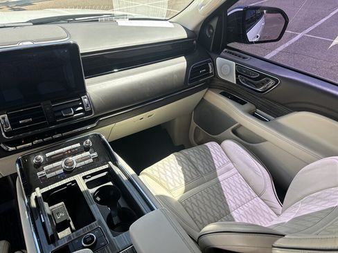 Used 2020 Lincoln Navigator L Black Label w/ Cargo Convenience Package AWD/4WD image 34