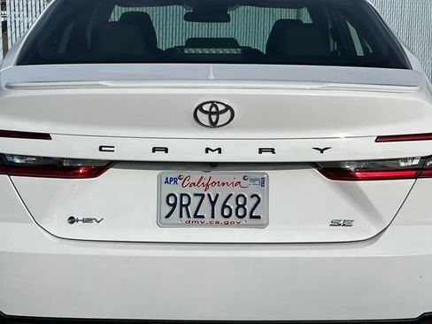 Used 2025 Toyota Camry SE FWD image 22