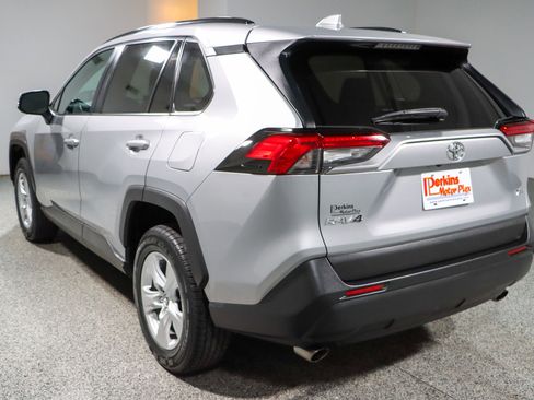 Used 2019 Toyota RAV4 XLE image 9