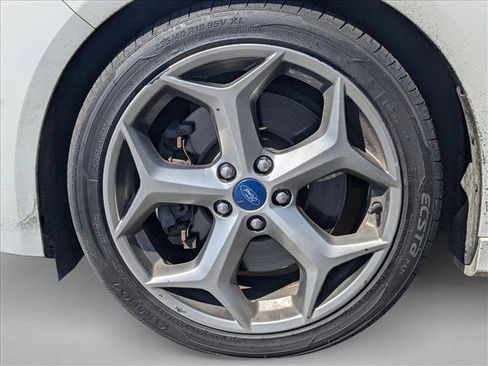 Used 2018 Ford Focus ST w/ Equipment Group 401A image 19