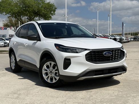 Used 2025 Ford Escape Active image 2