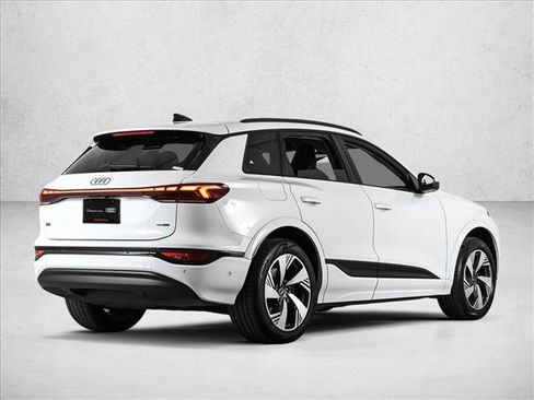 Used 2025 Audi Q6 e-tron Premium Plus w/ Premium Plus AWD/4WD image 5