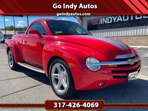Used 2003 Chevrolet SSR w/ Preferred Equipment Group image 1