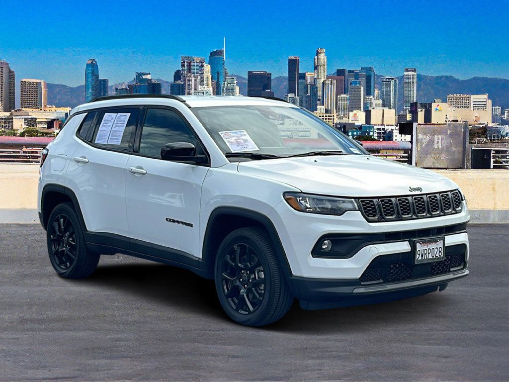 Used 2026 Jeep Compass Latitude AWD/4WD image 5