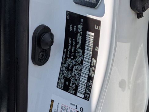 Used 2019 Toyota 4Runner SR5 AWD/4WD image 41