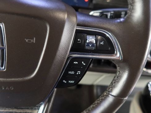 Used 2020 Lincoln Navigator Black Label w/ Cargo Convenience Package image 40