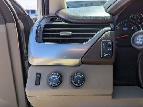 Certified 2020 Chevrolet Suburban LT AWD/4WD image 14